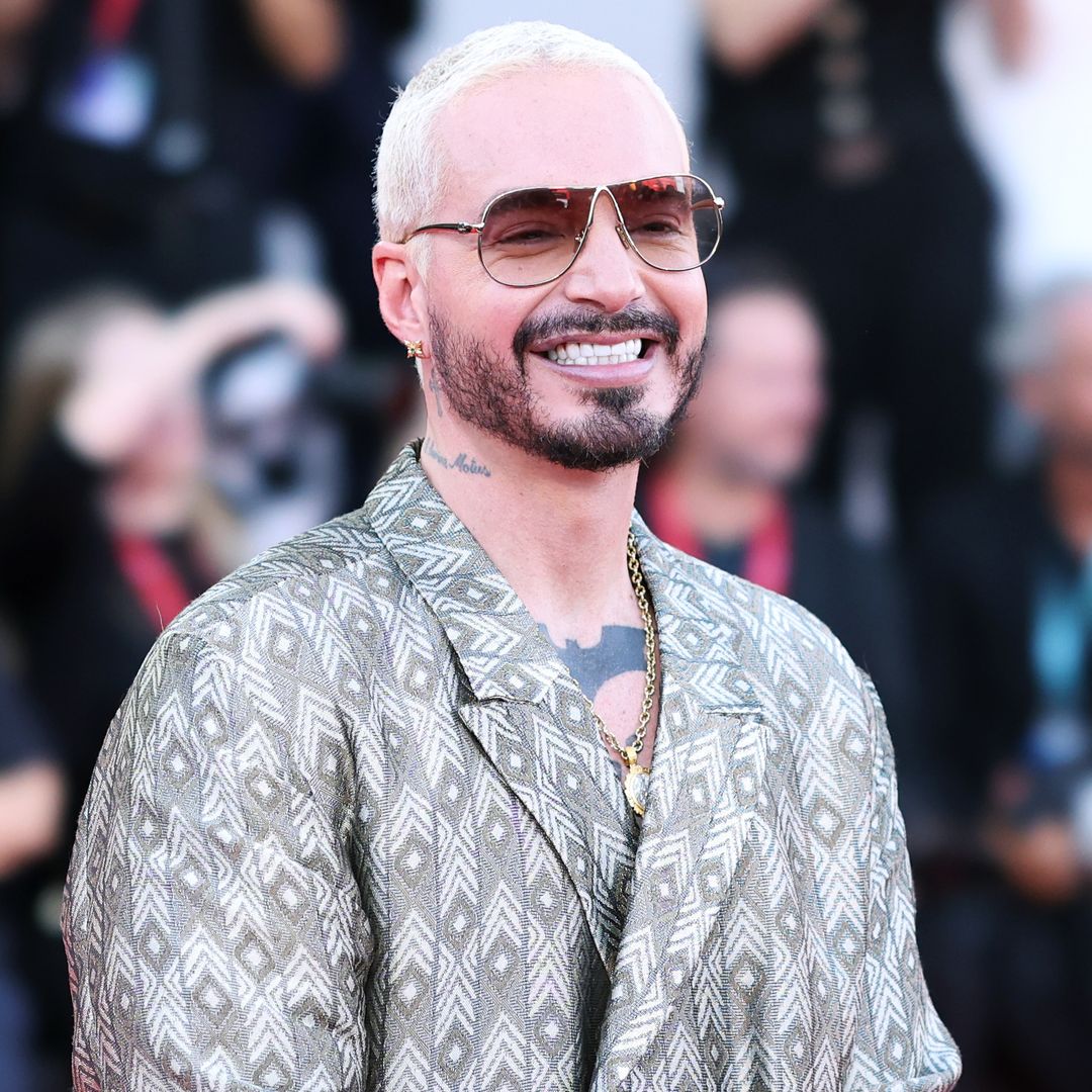 J Balvin conquista Venecia con un exclusivo reloj de oro de edición limitada