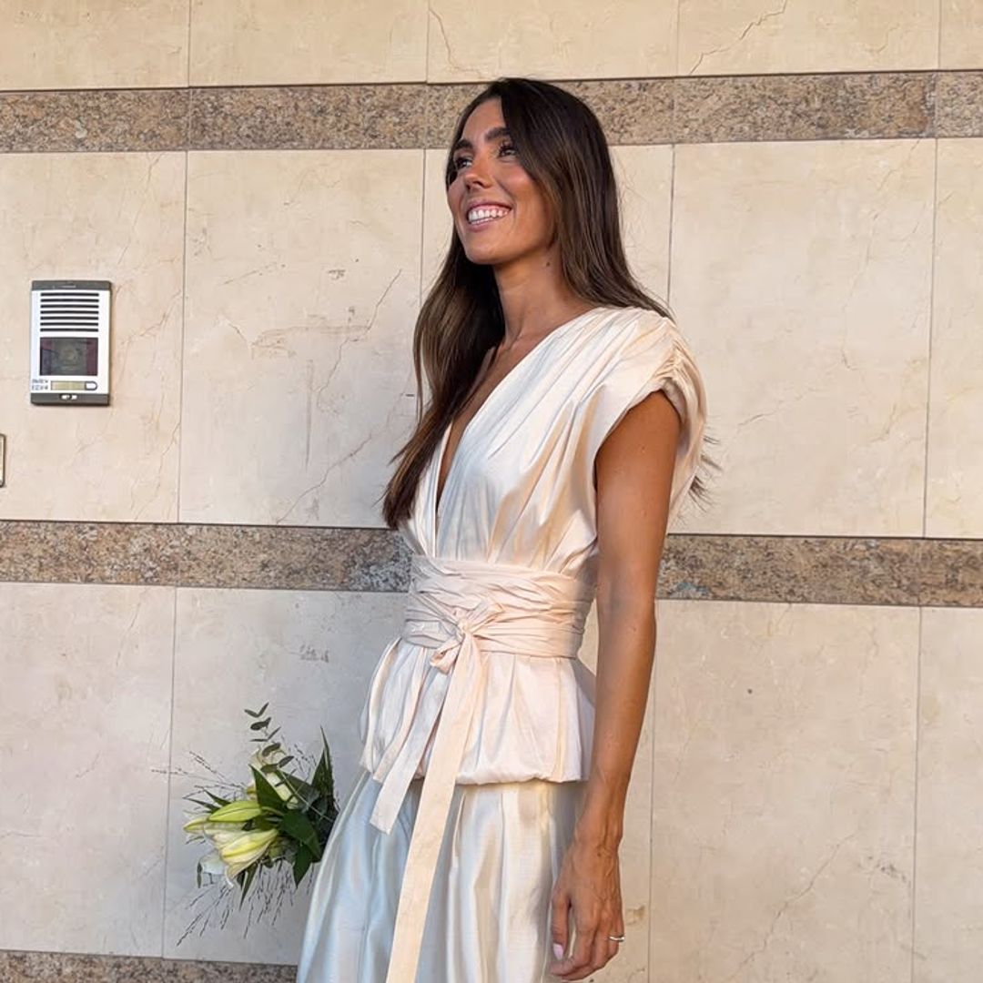 El tercer look de novia de Anna Padilla que faltaba por ver: un pantalón bombacho y top especial de firma española para pasar por la notaría