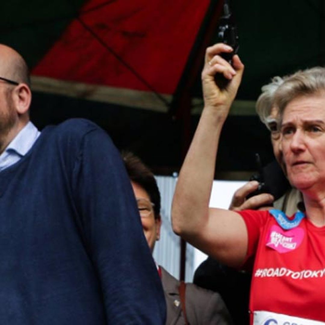 La princesa Astrid lanza un pistoletazo de salida que provoca una sordera al Primer Ministro