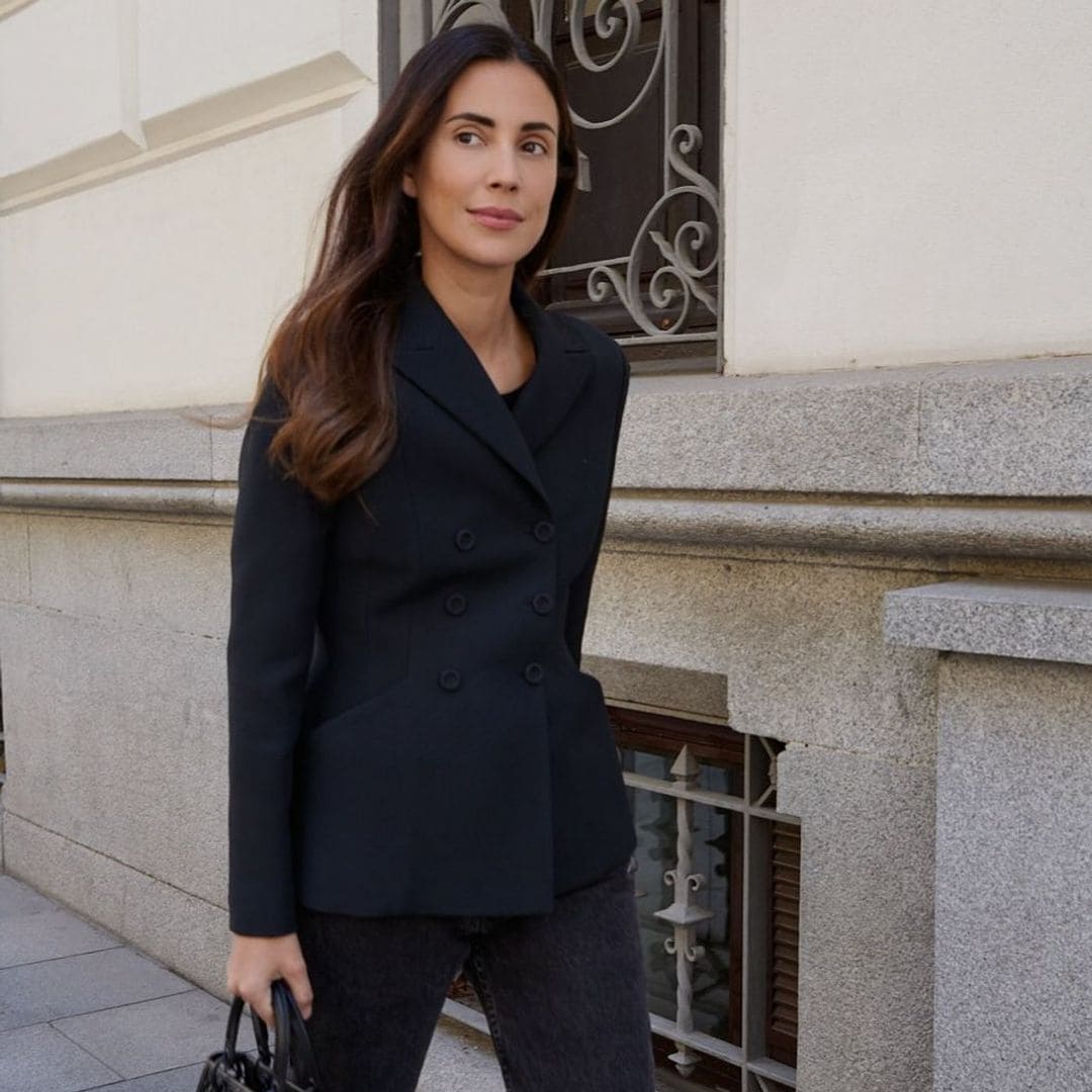 El truco de Sassa de Osma con el que consigue ir a trabajar en vaqueros y parecer siempre lista para una reunión importante