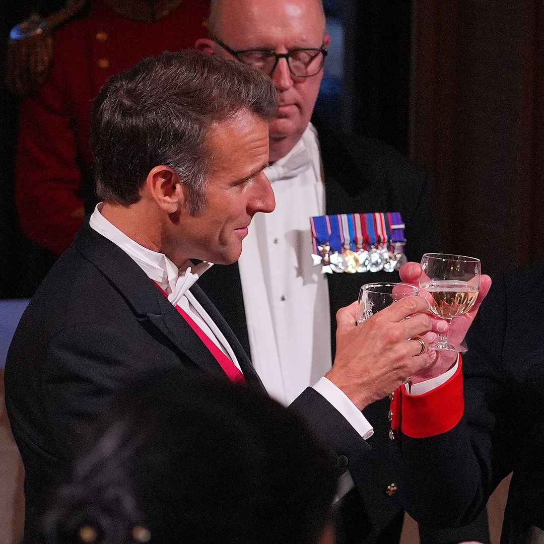 El increíble vídeo de cómo se transformó el salón de San Jorge en Windsor para la cena de Estado con Macron