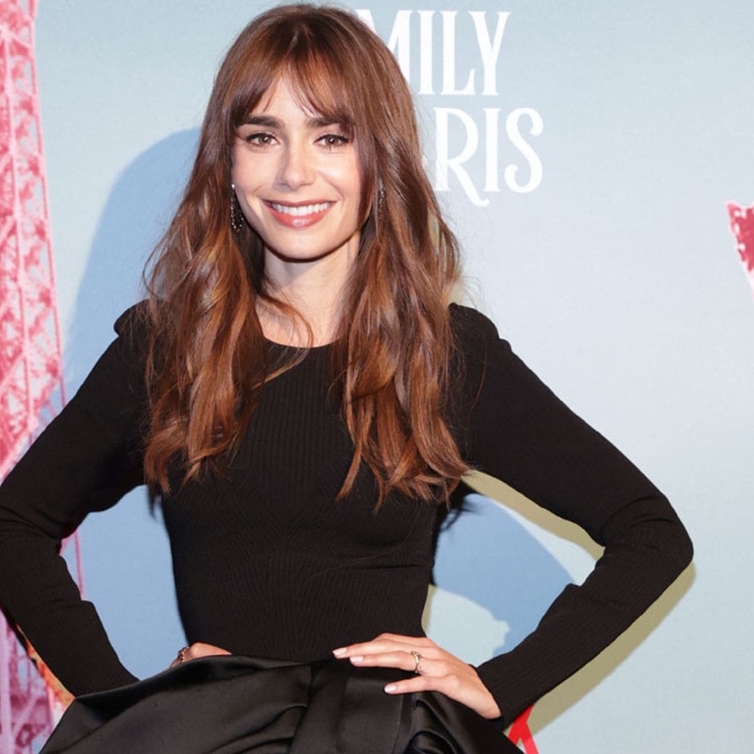 Lily Collins se prepara para el estreno de 'Emily in Paris' con un look con guiño a Audrey Hepburn