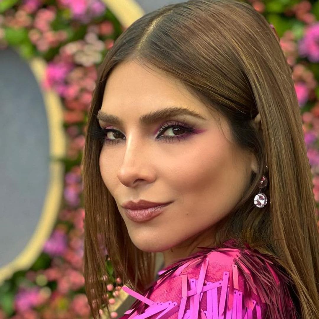 Alejandra Espinoza se adelanta al verano y presume su abdomen en bikini