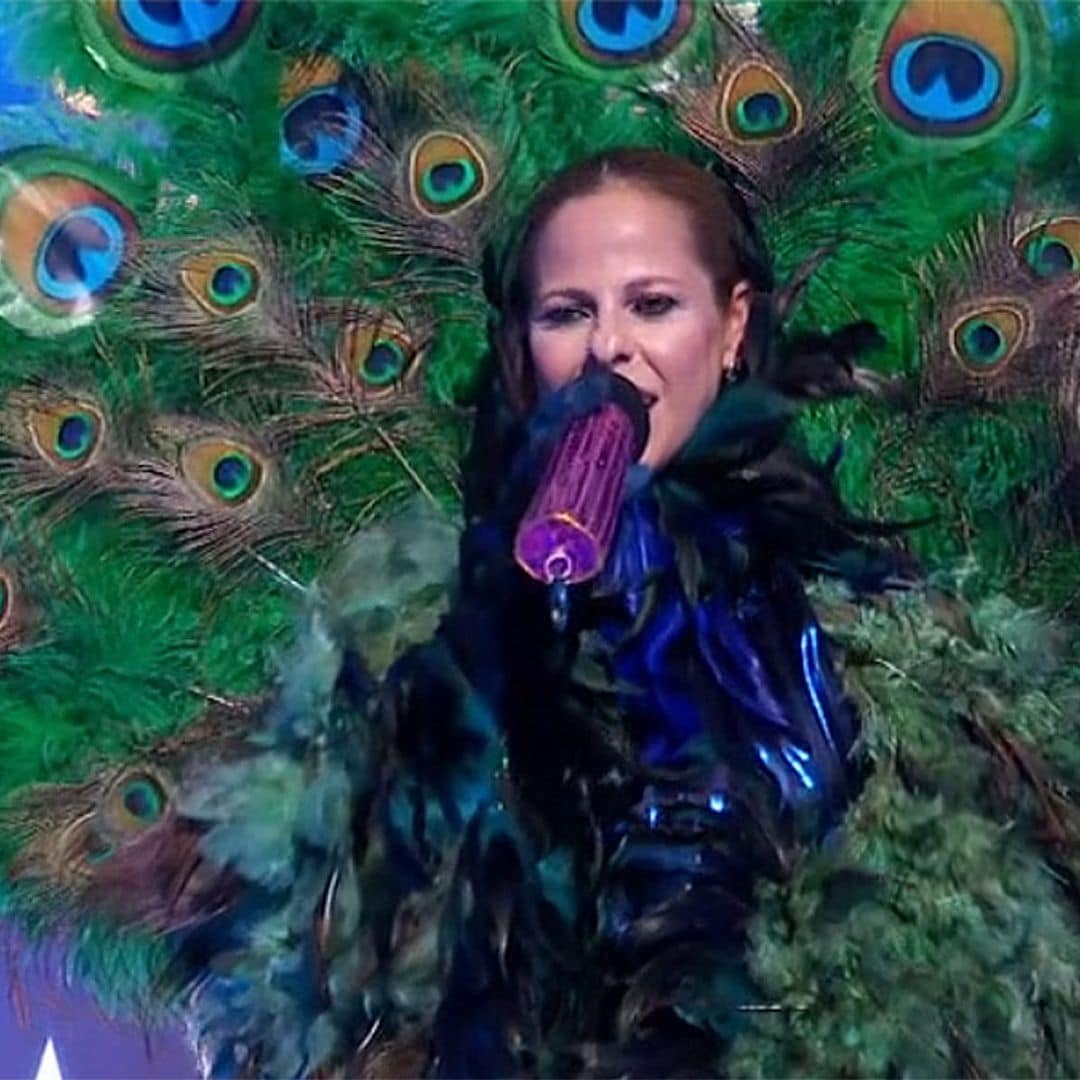 Malú acertó con su amiga: Pastora Soler era Pavo Real en 'Mask singer'