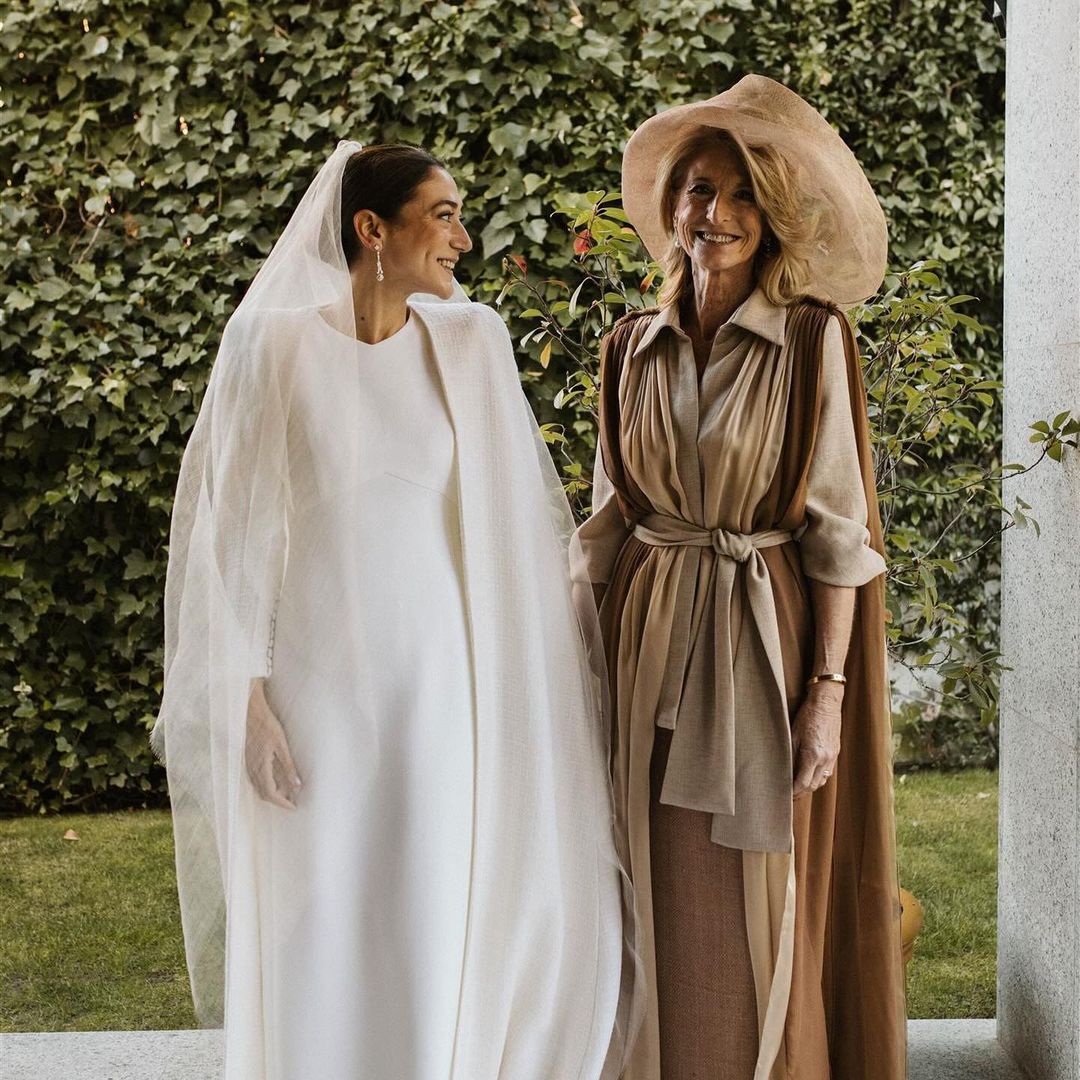 5 madres de novias anónimas que nos encantan por la elegancia de sus looks