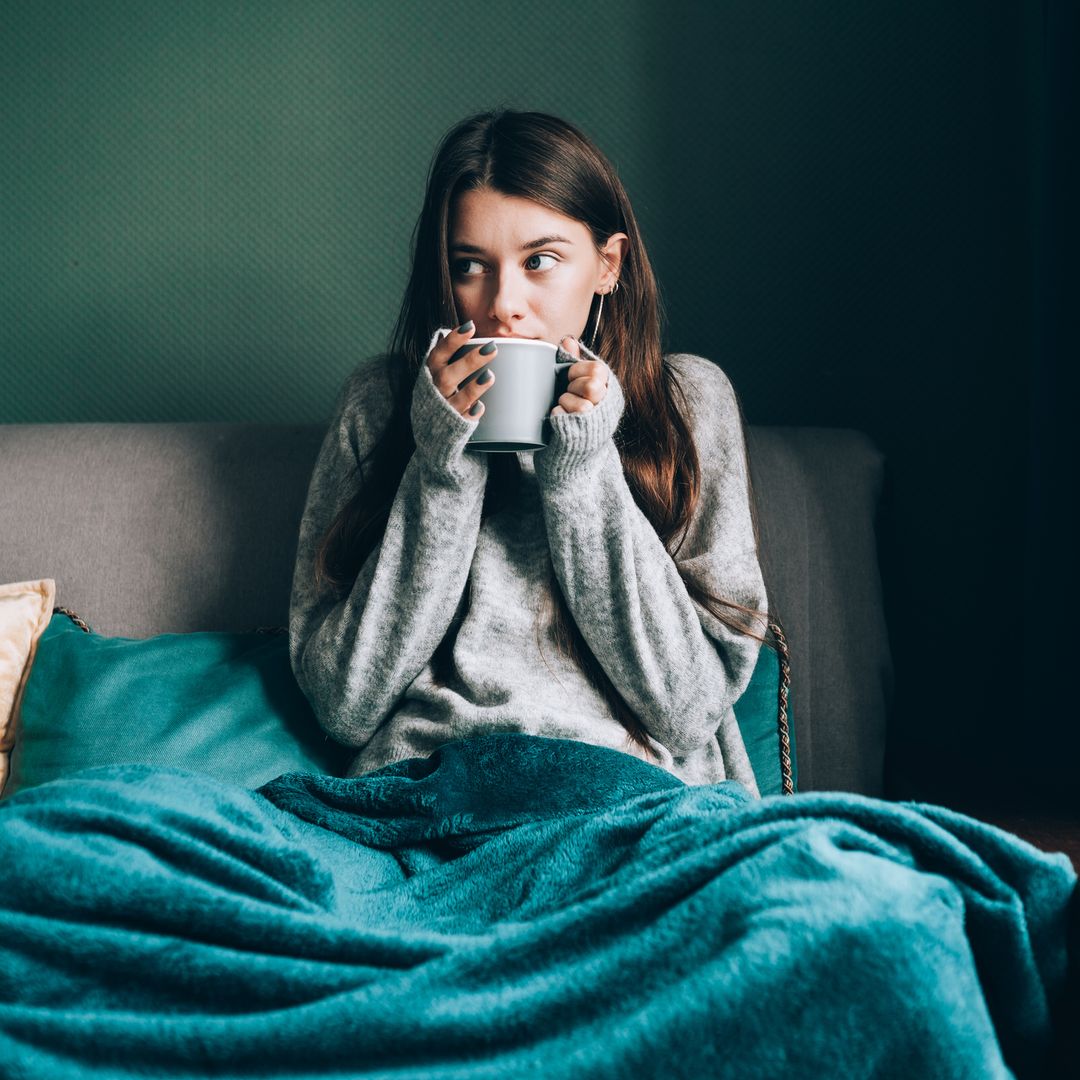 Los 4 remedios caseros más eficaces para aliviar los resfriados de diciembre, según la farmacéutica Mar Sieira
