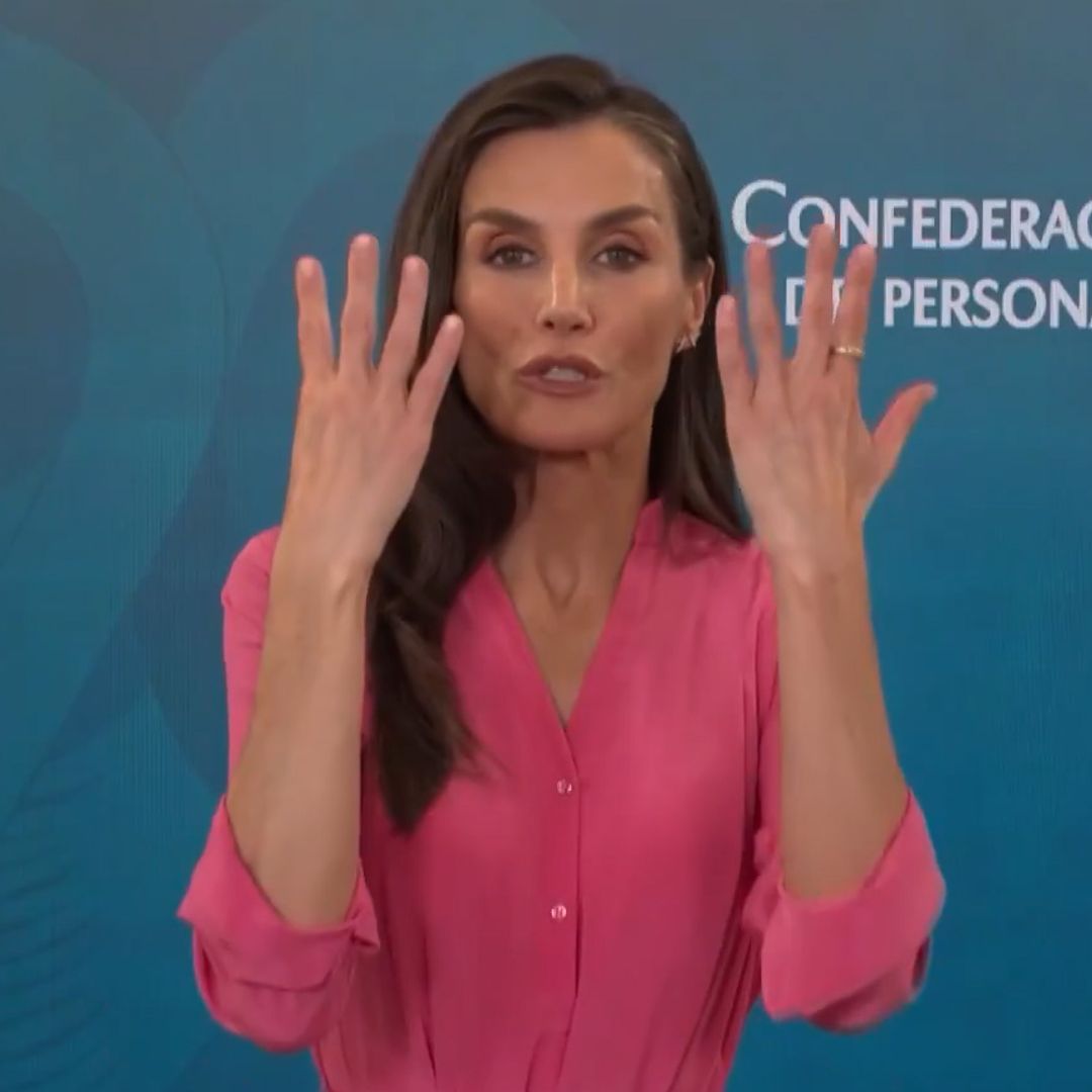 La reina Letizia vuelve a demostrar su gran dominio de la lengua de signos: no te pierdas su último vídeo y lo que dice