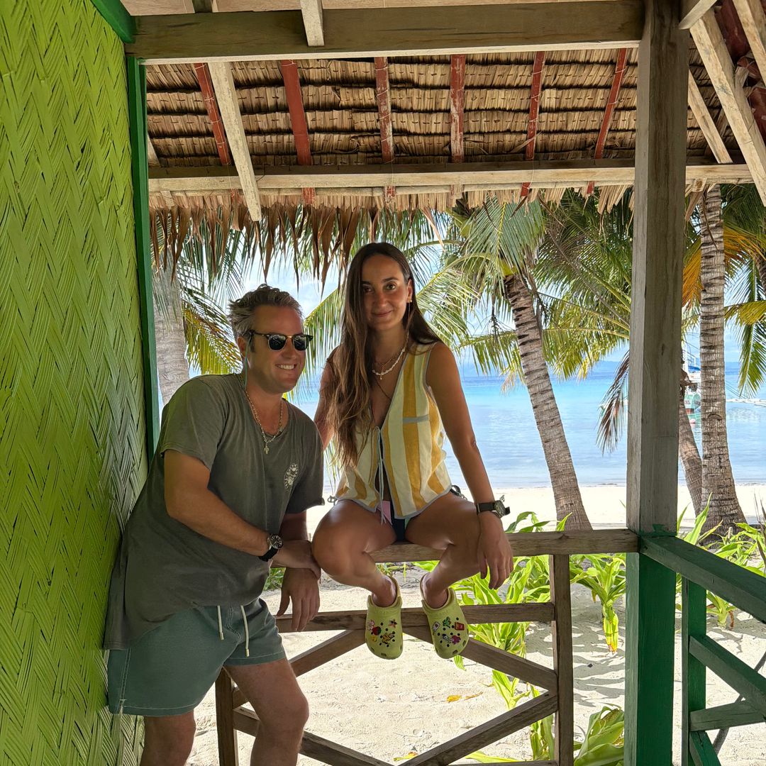 Lucía Pombo de vacaciones junto a su marido, Álvaro López Huerta