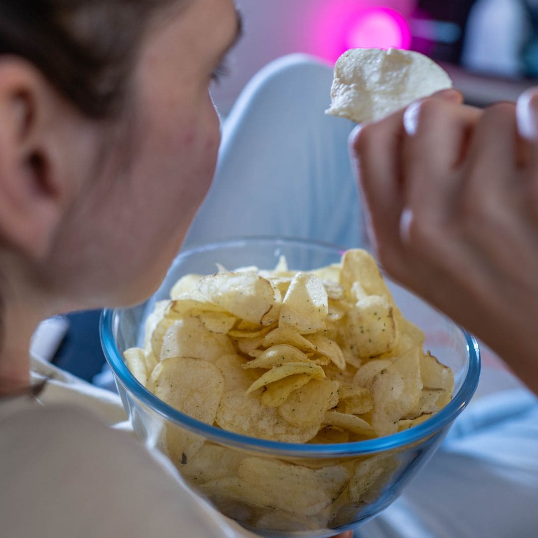Evita esto en reuniones importantes, "puede parecer poco higiénico": lo que nos han enseñado los mejores expertos en protocolo