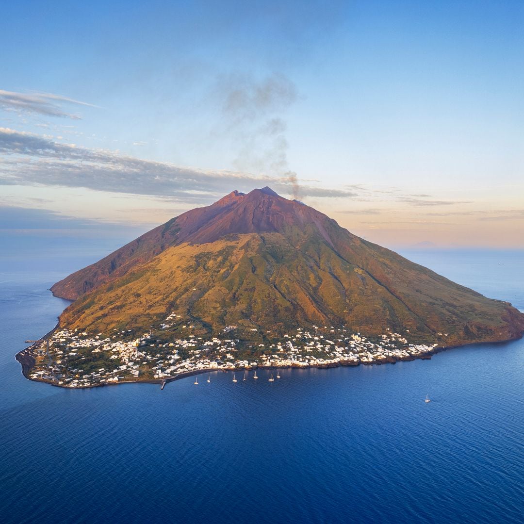 Isla y volcán Estrómboli, Italia