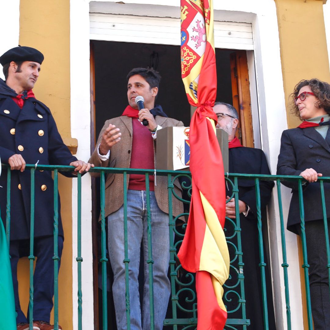 Francisco Rivera se aleja de las polémicas familiares dando el chupinazo de las fiestas de La Puebla del Río
