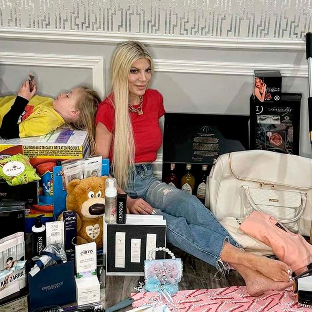 Tori Spelling da un importante paso junto a sus 5 hijos tras vivir en una autocaravana