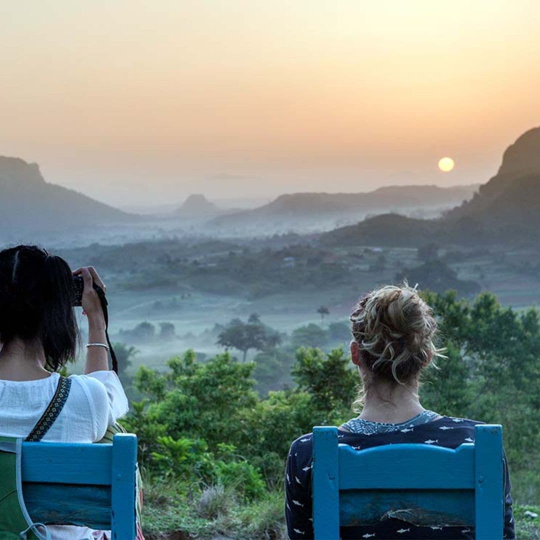 Descubre los destinos más 'cool' del 2023 para jóvenes viajeros
