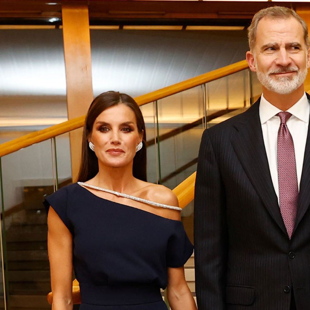 Un diseño gallego con joyas de doña Sofía: la apuesta de la Reina para una cena oficial