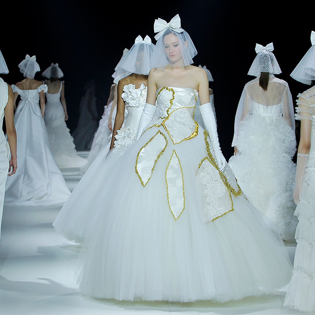Viktor&Rolf 'Mariage' interpreta el romanticismo moderno en su primer desfile mundial