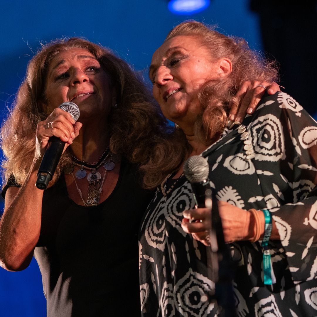 La cantante Lolita (i) y la bailaora Antonia González Amaya (d), durante el concierto homenaje a Antonio González El Pescaílla en La Mercé 2025, en la Avenida de la Catedral, a 24 de septiembre de 2025, en Barcelona, Catalunya (España).  