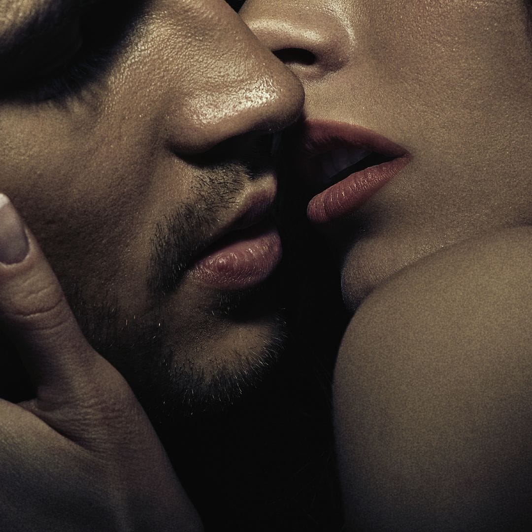 Científicos reconstruyen el origen del beso y descubren que no es solo humano y tiene 21 millones de años