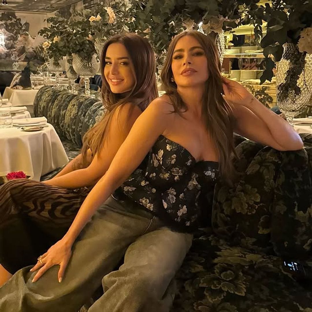 Lola Índigo con Sofía Vergara en Madrid