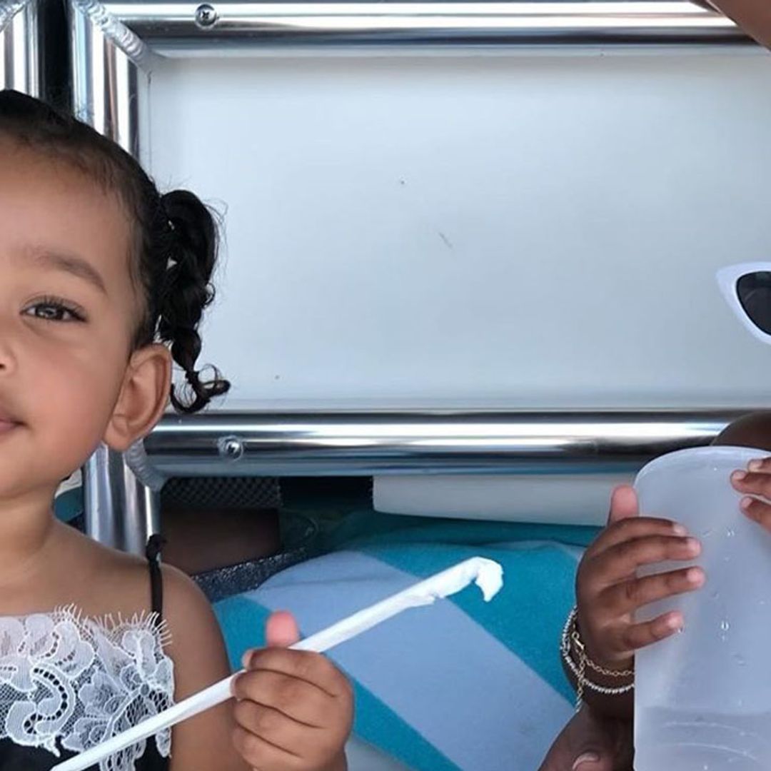 Ternura y diversión en el 'súper' con Chicago y True, las hijas de Kim y Khloé Kardashian