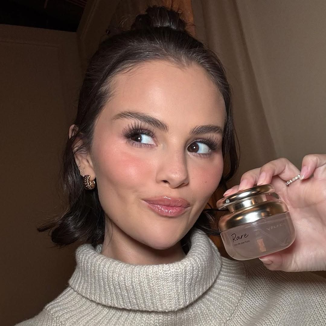 Selena Gomez acaba de lanzar su nueva fragancia llamada 'Rare'