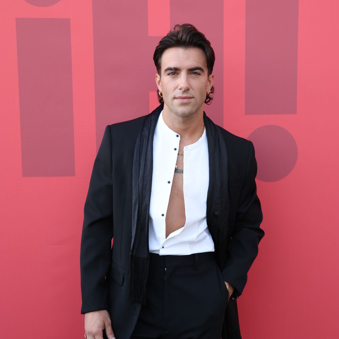 Álvaro de Luna pone el broche de oro a los Premios GEN ¡H! con una actuación de lo más emotiva en acústico