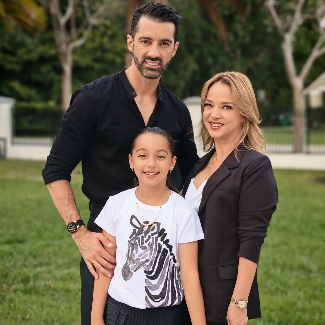 Adamari López y Toni Costa se unen en un momento especial para su hija Alaïa