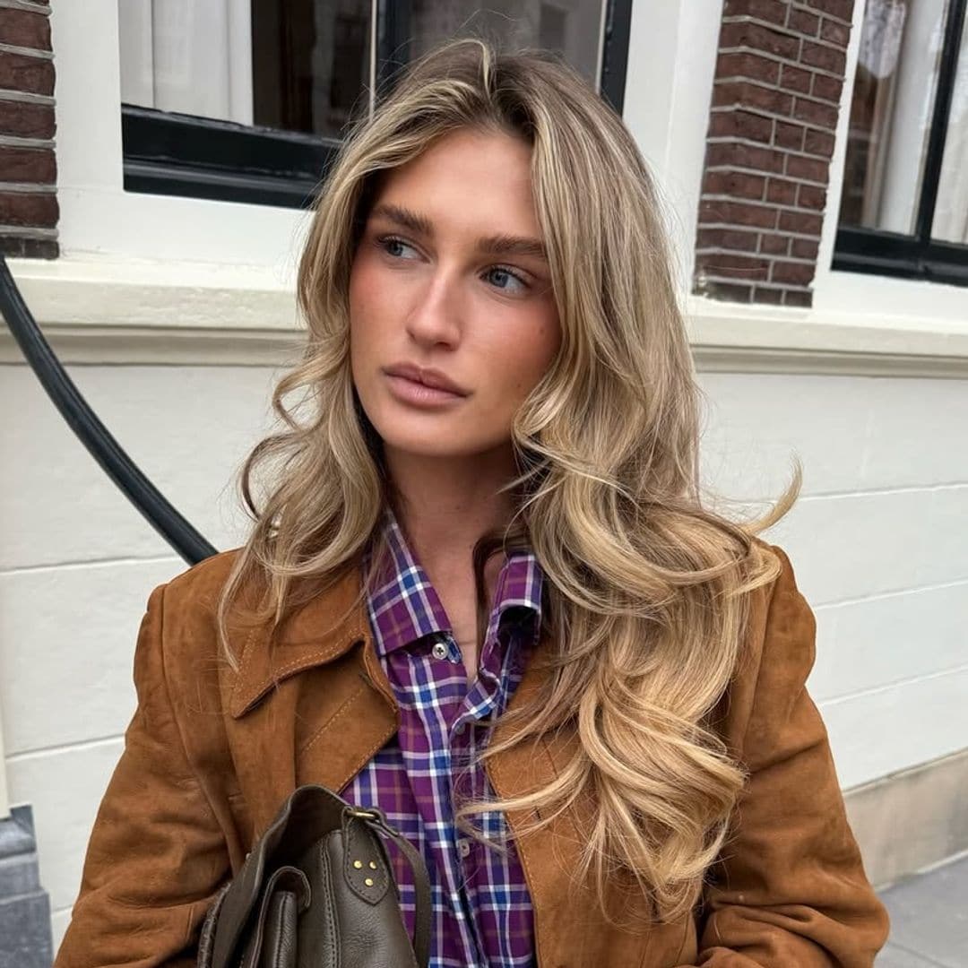 Si tienes el pelo ondulado, prueba estas tendencias rejuvenecedoras y fáciles de peinar