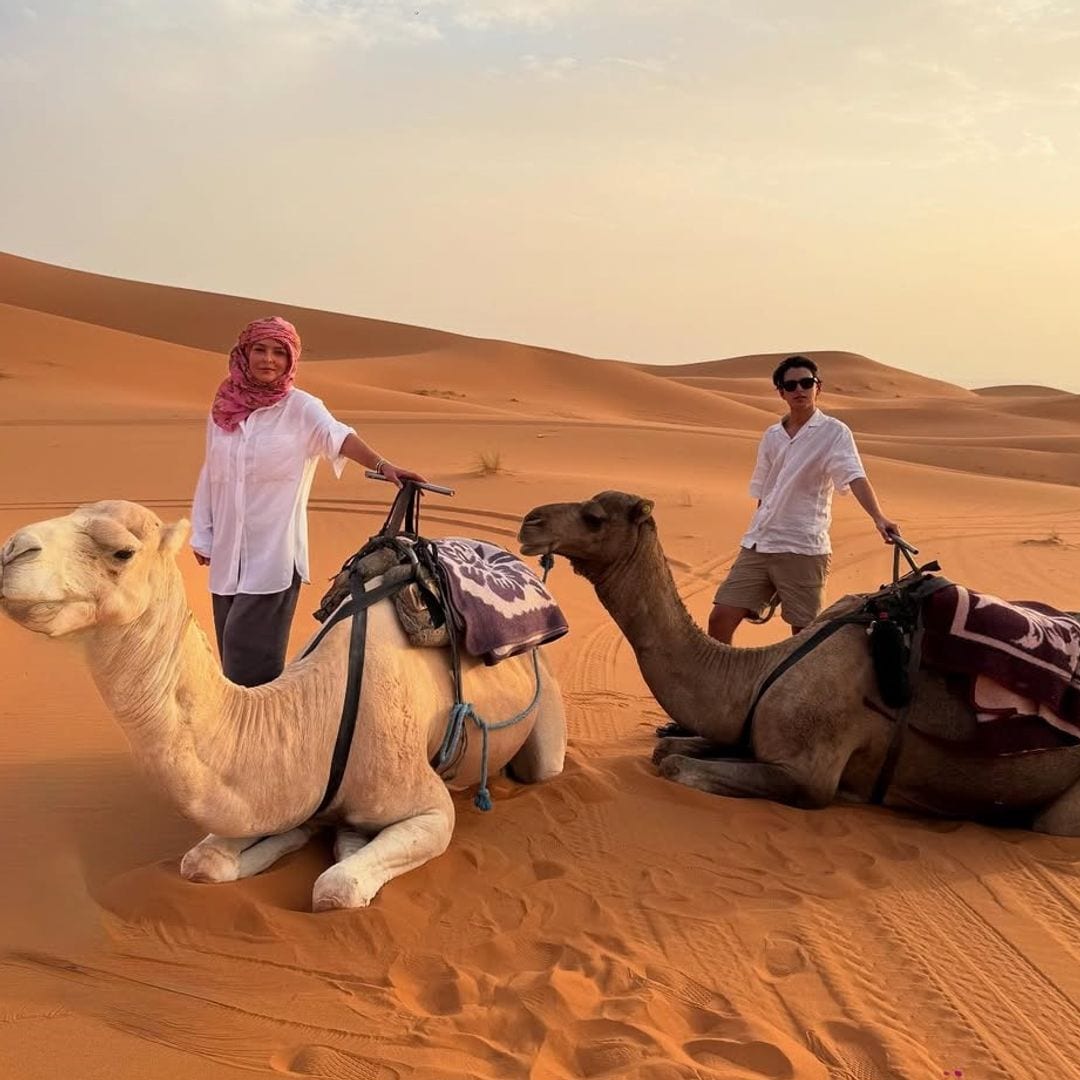 Grettell Valdez y su hijo Santino disfrutan de una 'mágica' aventura en el desierto del Sahara