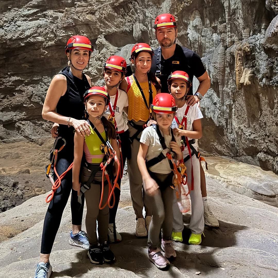 La aventura extrema de Jacky Bracamontes y sus hijas en una cueva a más de 600 pies de profundidad