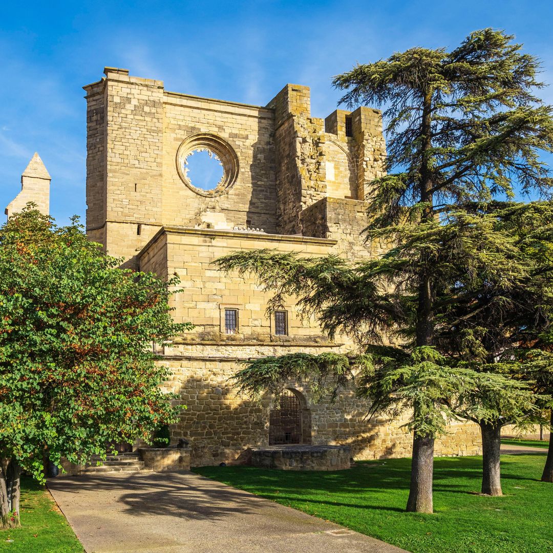 Ruinas de la iglesia de San Pedro, Viana, Navarra