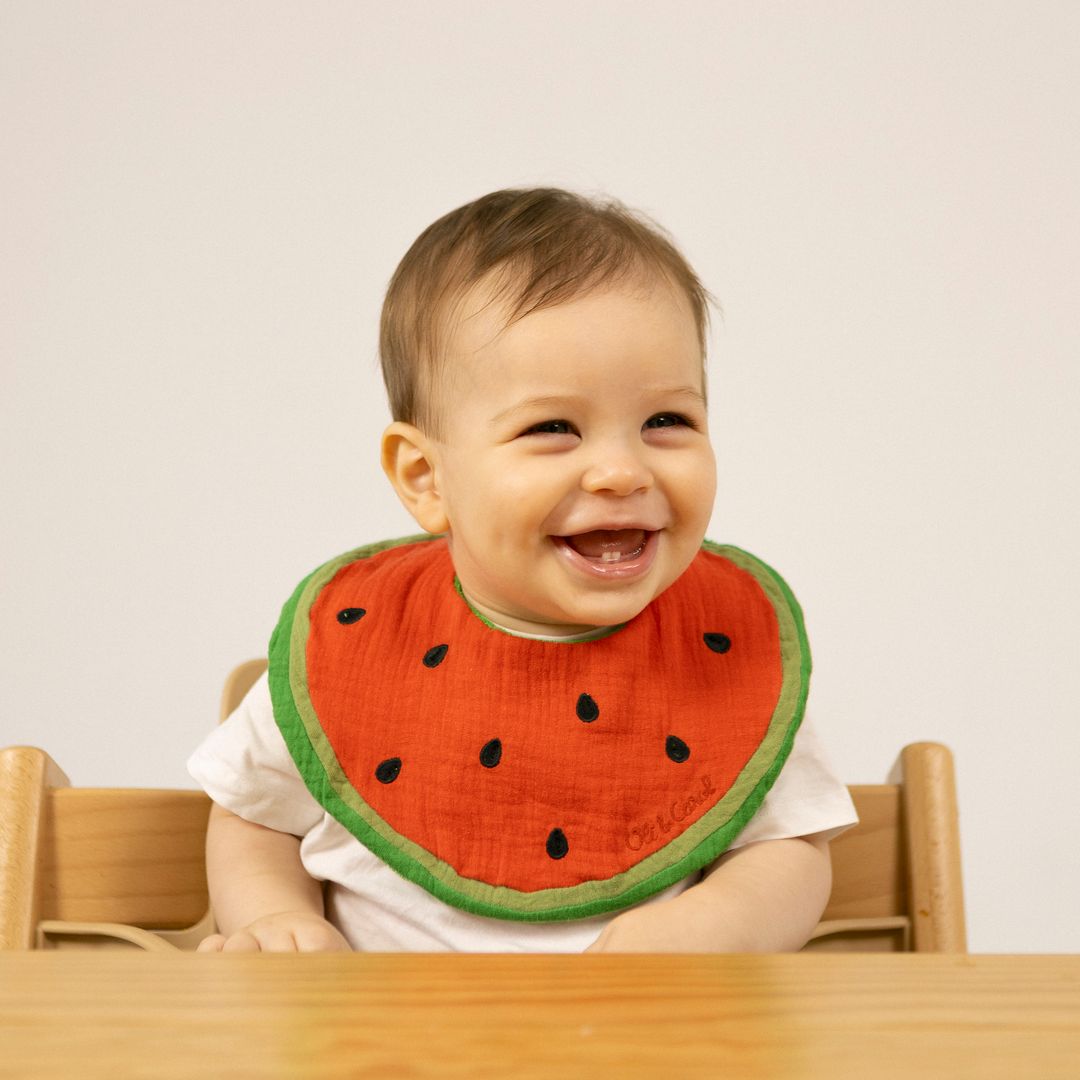 Juguetes y utensilios de comida sostenibles para niños: una elección que va mucho más allá del juego
