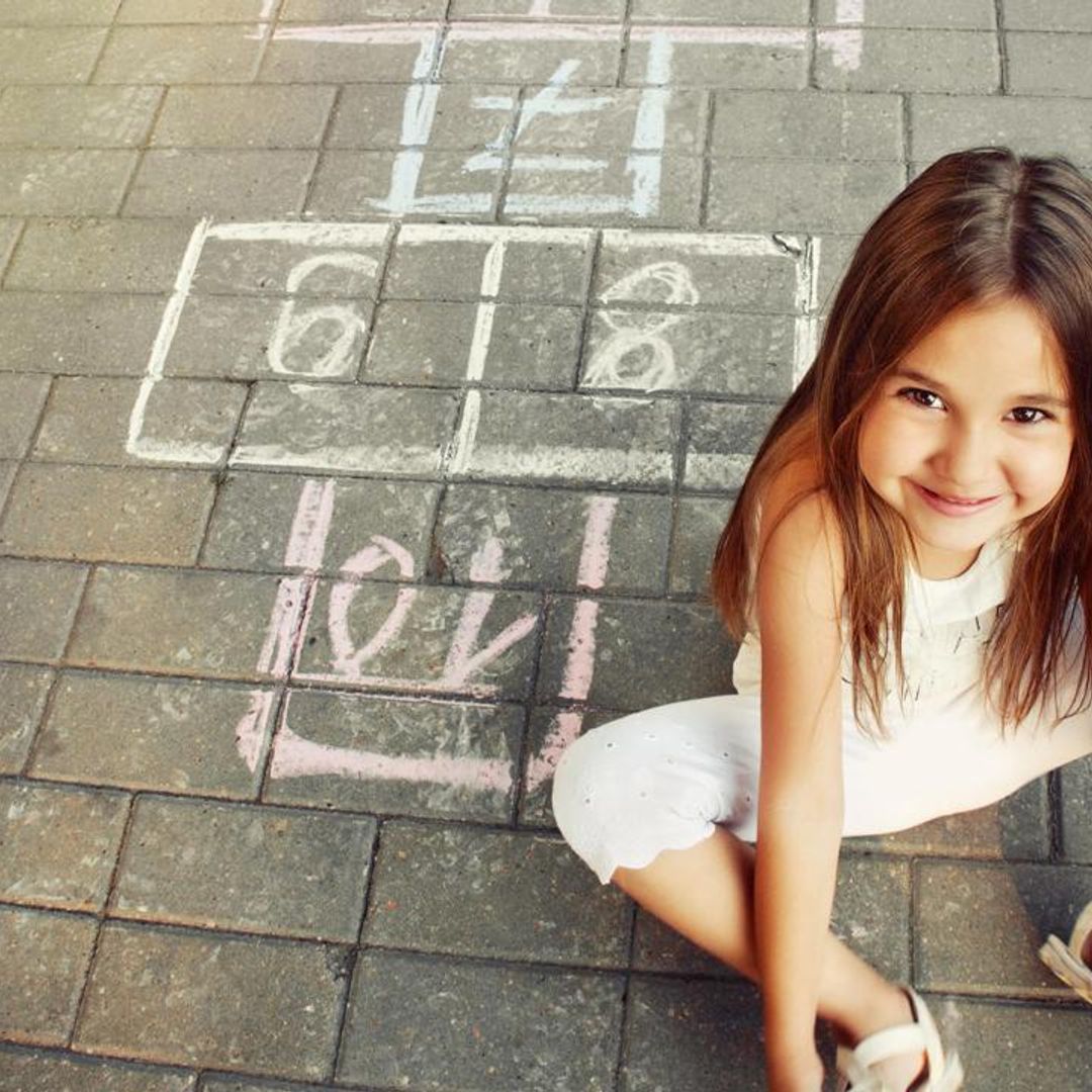 ¡Vacaciones sin pantallas! Los juegos tradicionales más divertidos para revivir con tus hijos