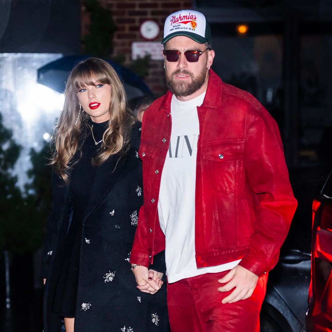 Todos los detalles detrás del 'look' de Taylor Swift en su anuncio de compromiso