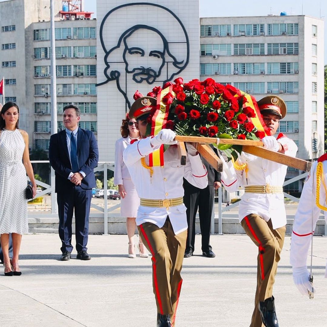 Los Reyes inician en la plaza de la Revolución su visita a La Habana