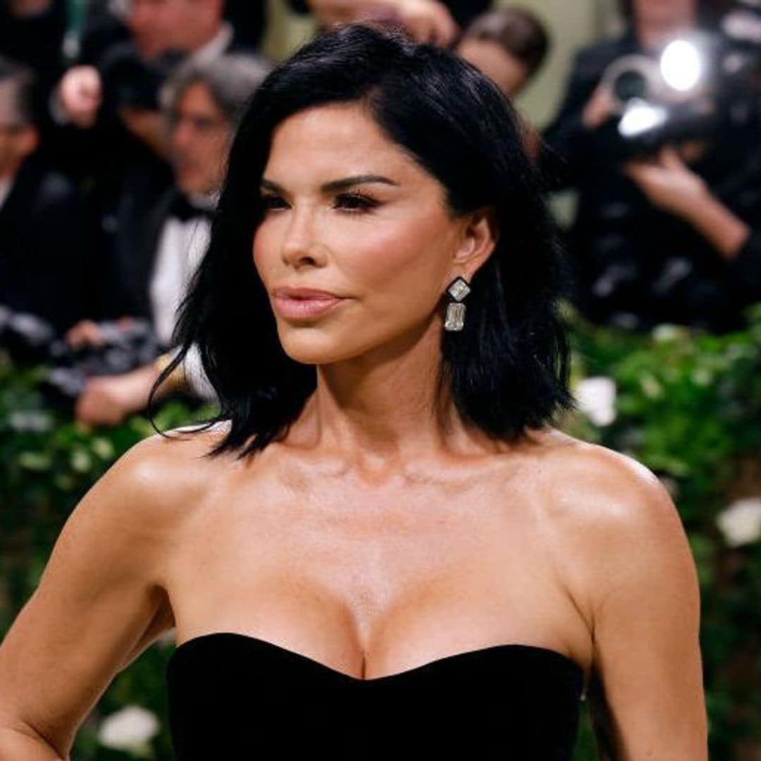 Lauren Sánchez le da un giro al clásico ‘little black dress’