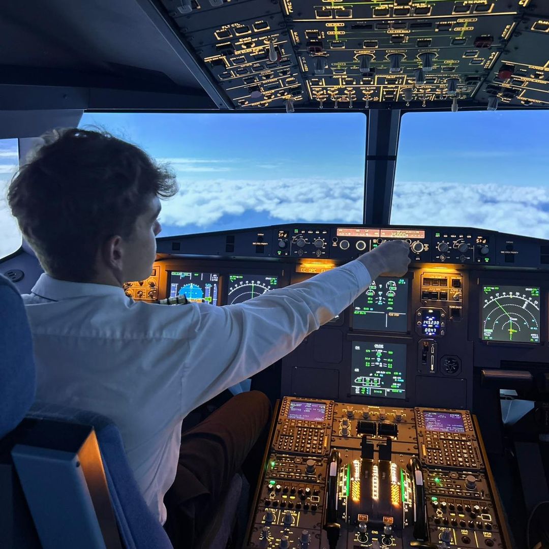El joven piloto David Virosta.