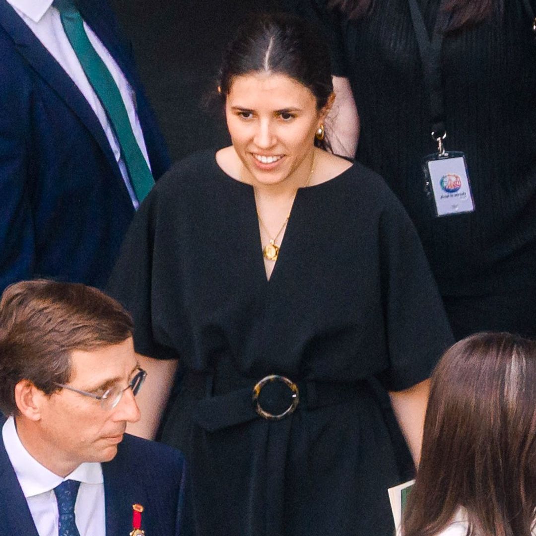 Teresa Urquijo recupera el protocolo vaticano más tradicional ante el Papa con un impecable vestido negro