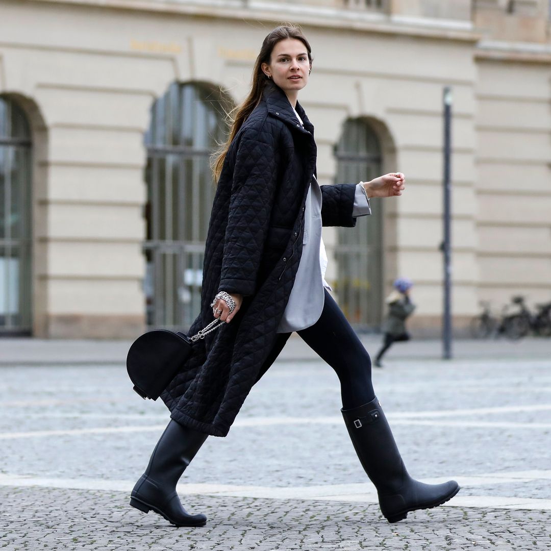 Cómo combino mis botas de agua de lunes a domingo: el calzado que adoraba de niña y he recuperado para ir a la oficina