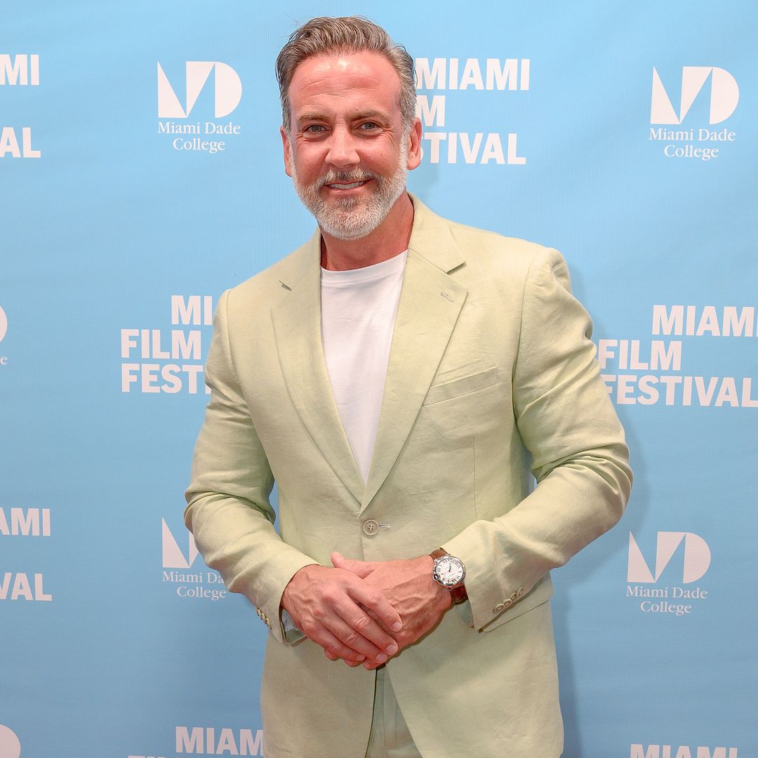 Carlos Ponce cumple un emotivo momento como papá: acompaña a su hija Savannah al altar