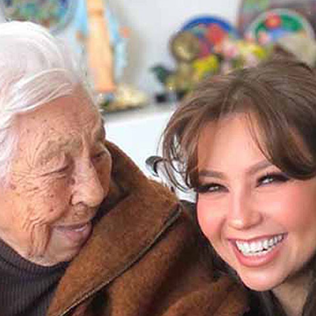 ¡La foto más tierna! Thalía aprovecha su gira en México para reencontrarse con su abuela