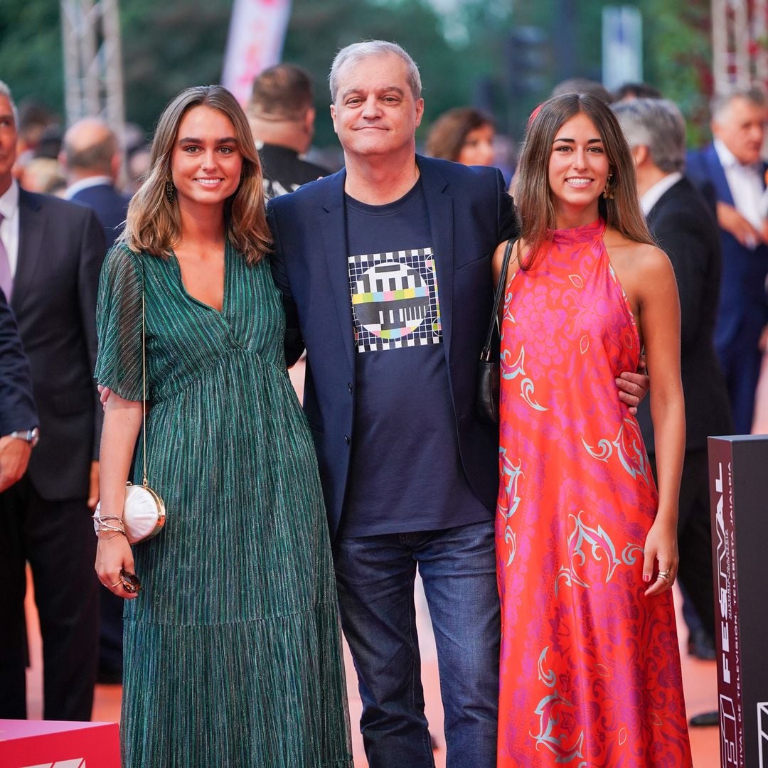 Ramón García presume de sus guapísimas hijas, Natalia y Verónica, en la gala más glamurosa de la televisión