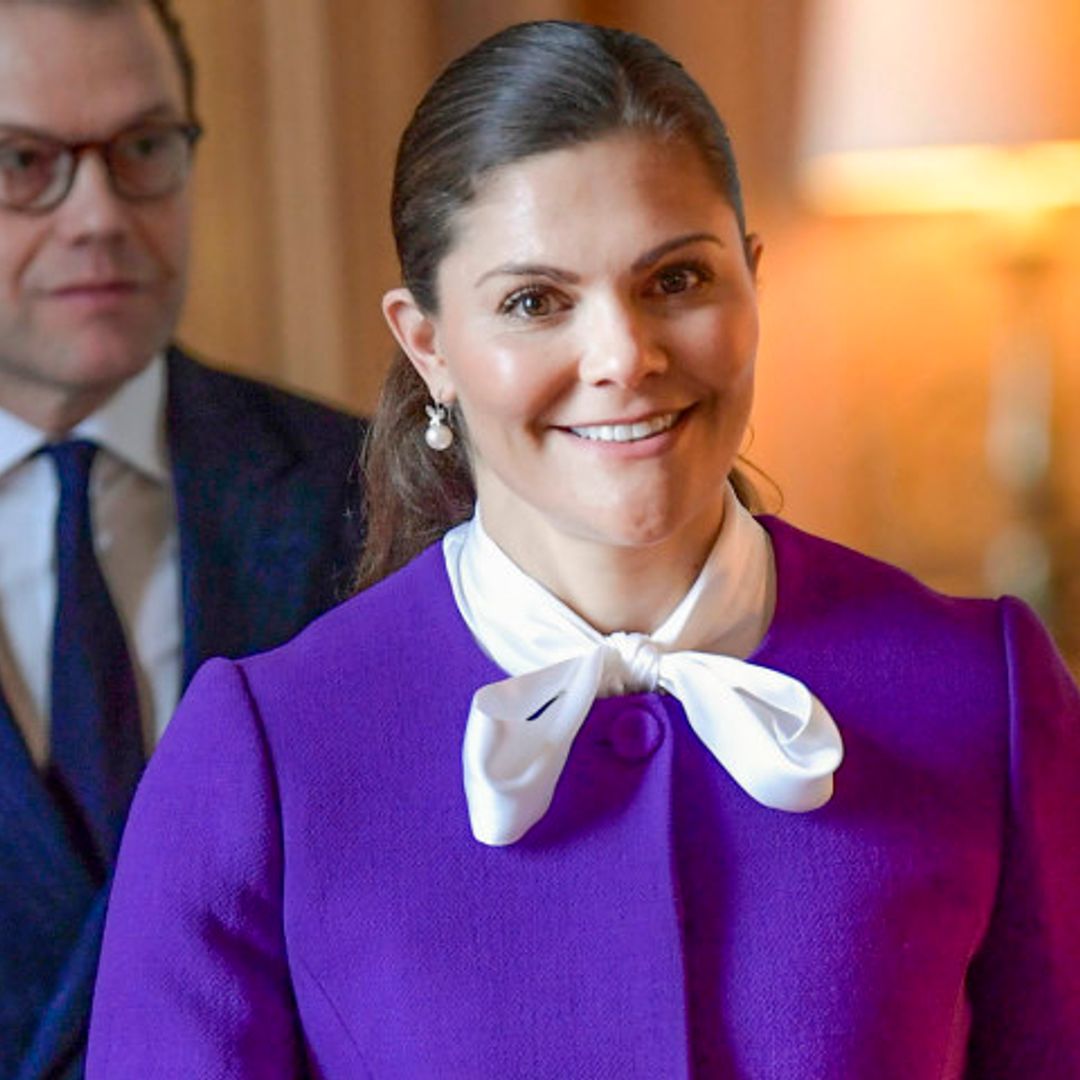 Victoria de Suecia se inspira en Kate para su último acto: ¿es el morado el nuevo color 'royal'?