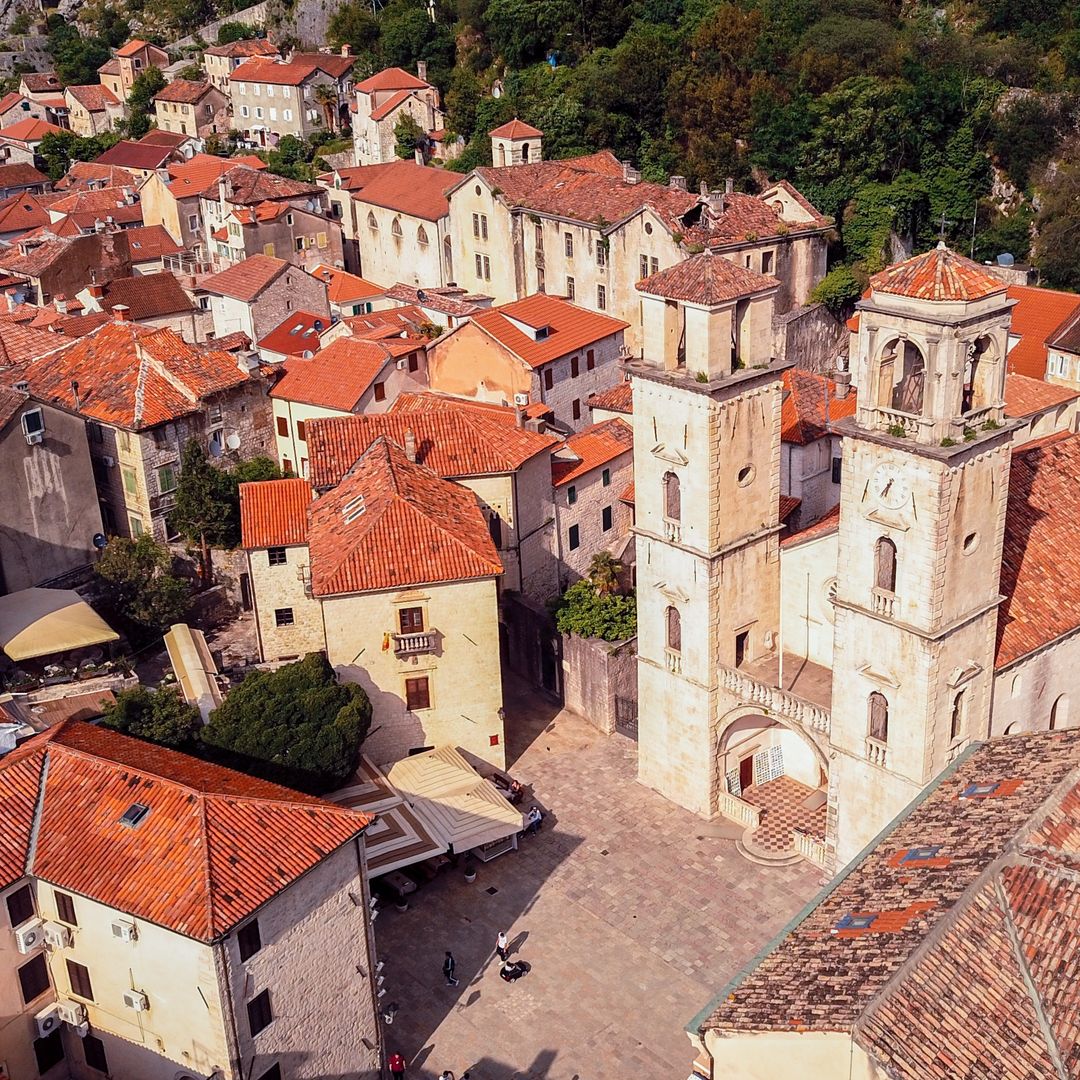Vista áerea de Kotor (Montenegro)