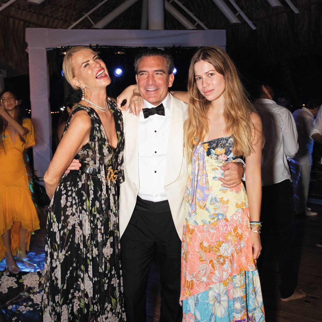 HOLA4250P054-060_BodaGigiSarasola_Fiesta_V10