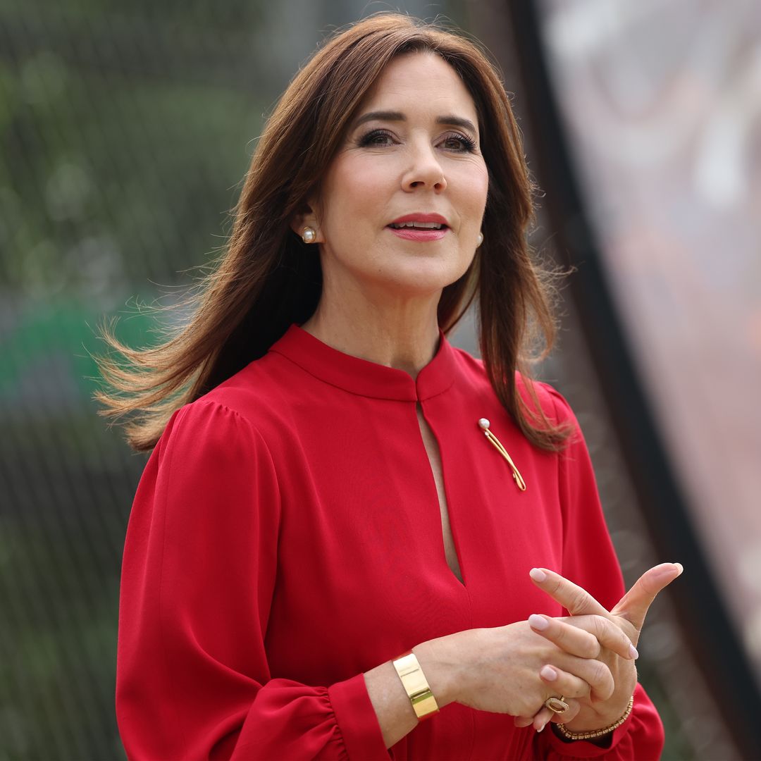 De un broche centenario a flores de oro con diamantes: las joyas clave de Mary de Dinamarca en Australia