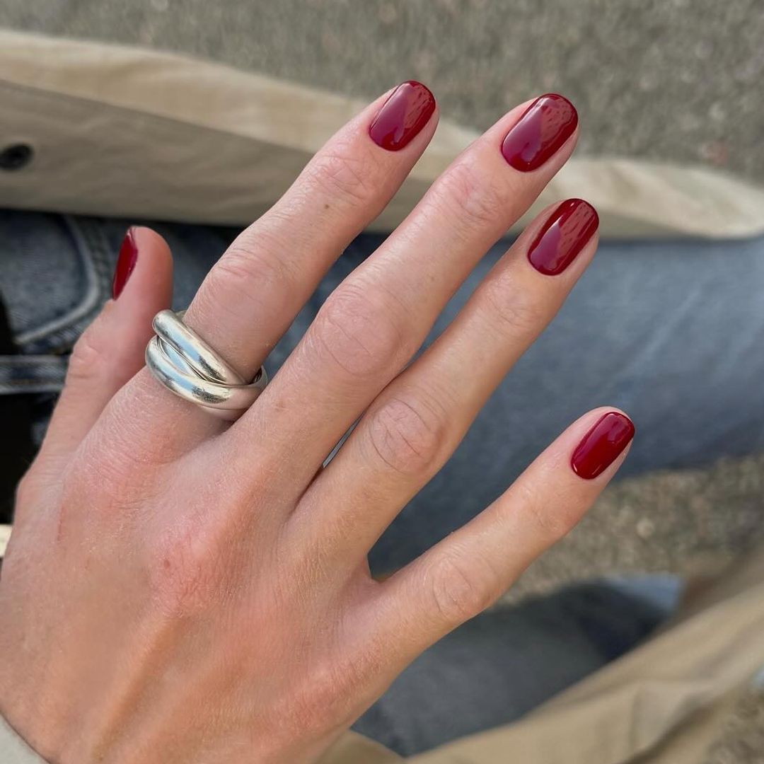 Los 12 colores de uñas que se van a llevar este otoño 2026