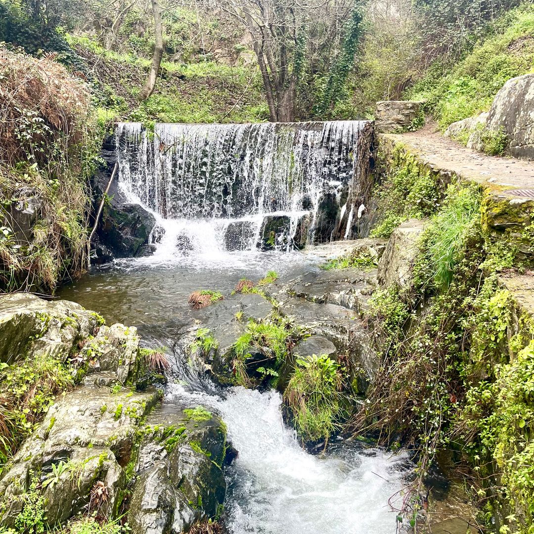 El río Árrago a su paso por Robledillo de Gata, Cáceres