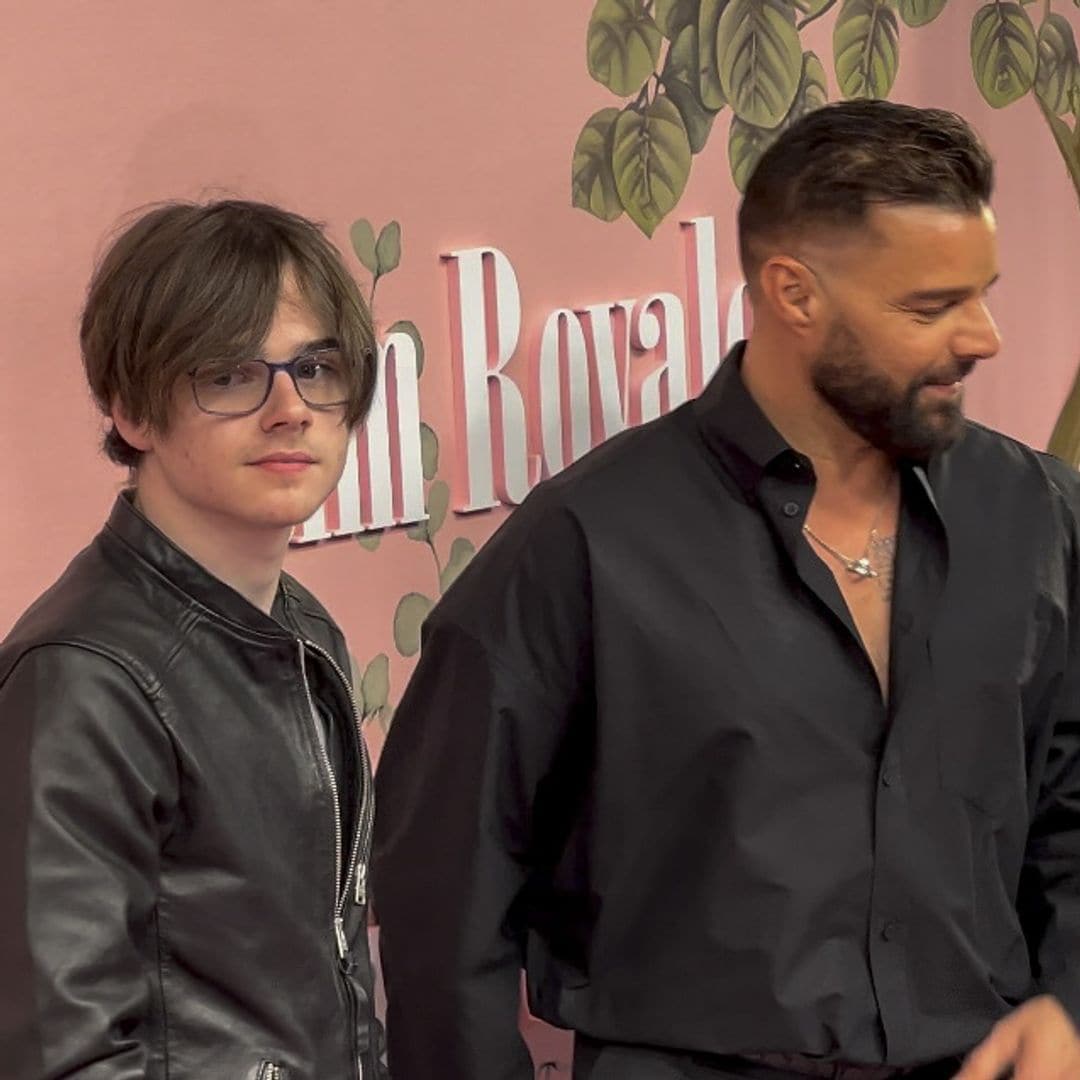 Valentino, hijo de Ricky Martin, le ‘copia’ a su papá y presume sus músculos