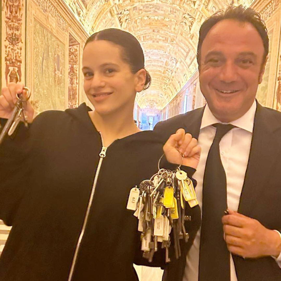 ¡Rosalía tiene las llaves del Vaticano! Te contamos el motivo de este 'enigma' que se ha hecho viral