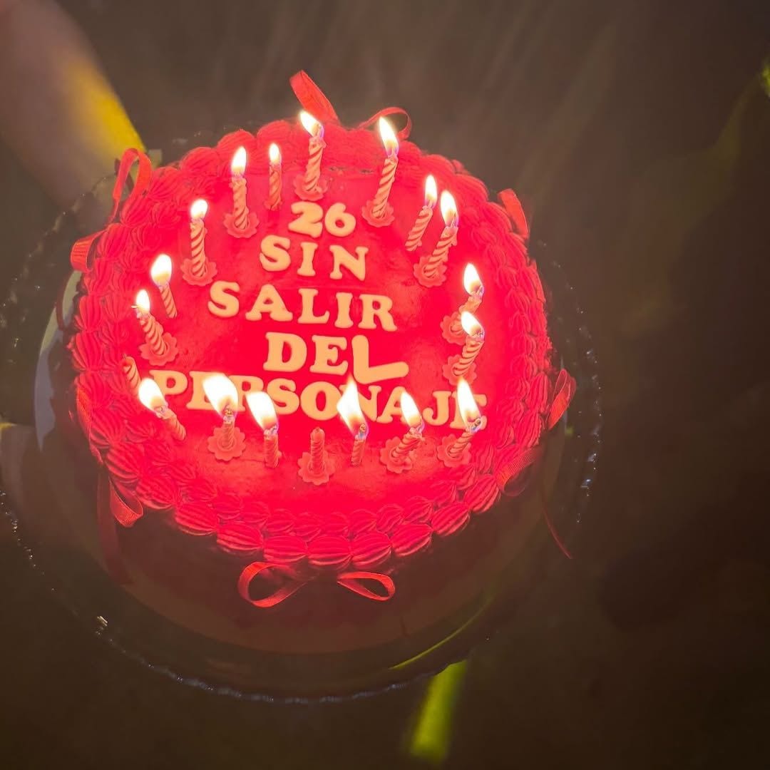 Detalles de la fiesta de Ester Expósito.